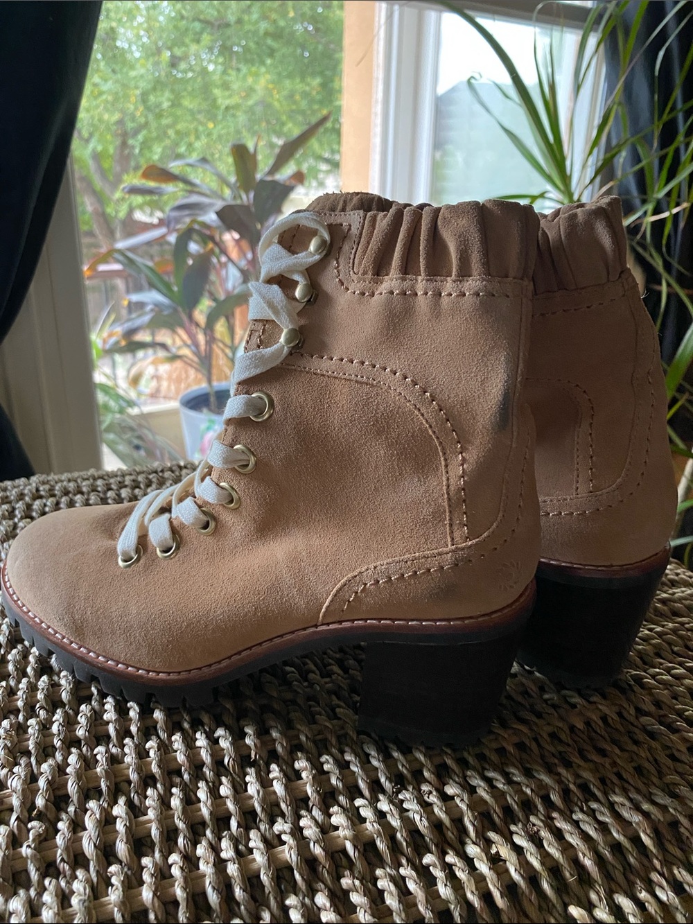Jack Rogers Harper Tan Suede Lace-Up Heeled Boots SZ 6 NWOT